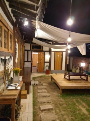  Hundred Years Hanok  Мокпхо